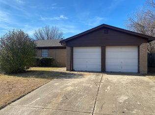 1005 E Georgian Rd, Fort Worth, TX 76179