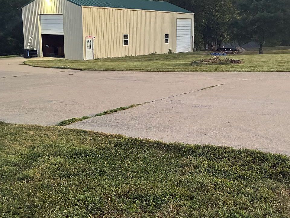 2nd image of 84 Callow Ln