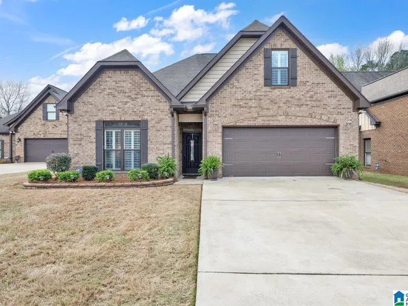 208 English Village Cir, Gardendale, AL 35071