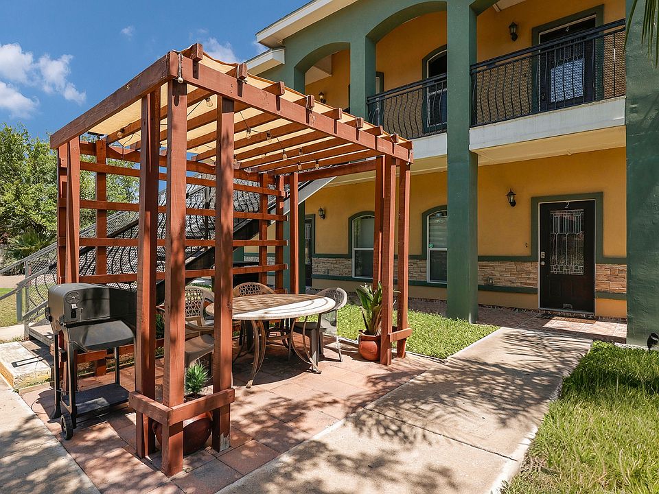 Outdoor community BBQ area!