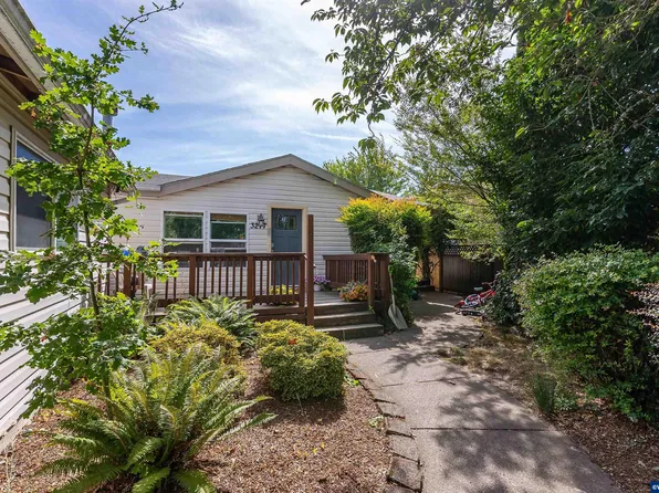 3277 SE Midvale Dr, Corvallis, OR 97333