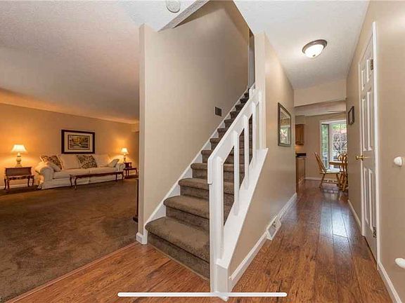 3rd image of 8170 Stoney Brook Dr
