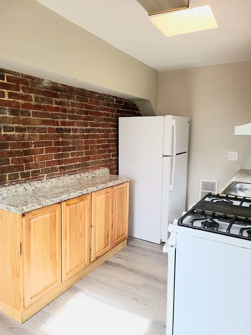 2844 St. Paul St. — Photo 4