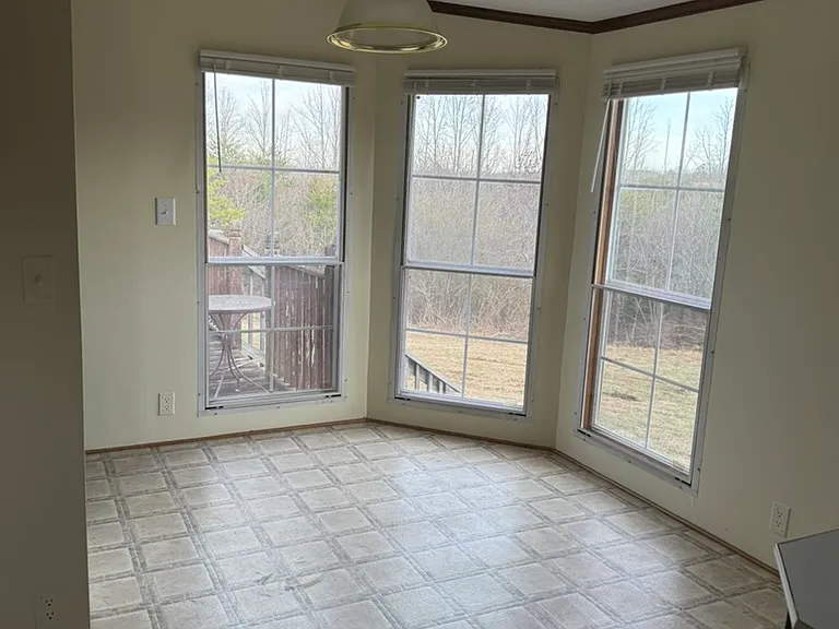 Breakfast nook / reading area
