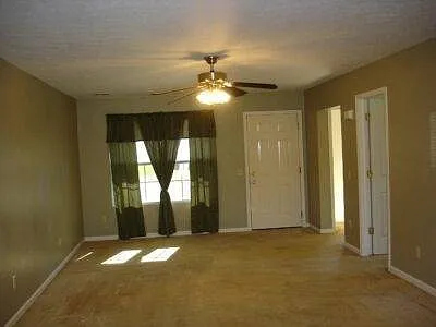 3 bed, 1.5 bath, $1,350 — Photo 3