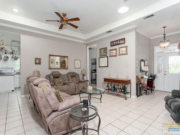 3rd image of 16 Augusta Dr