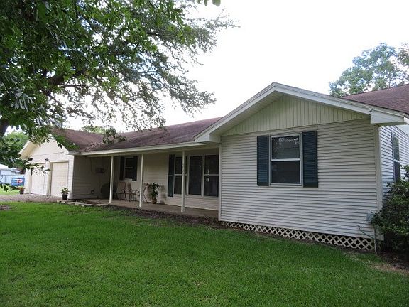 2nd image of 3723 Victory Cir