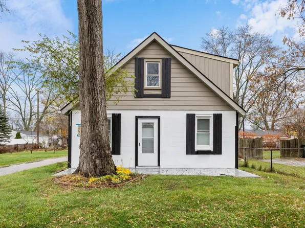 3010 Hessel Ave, Rochester Hills, MI 48307