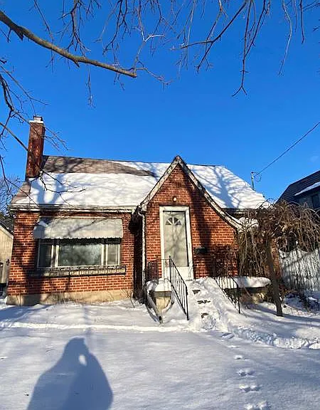 12 Margaret Ave N — Photo 1