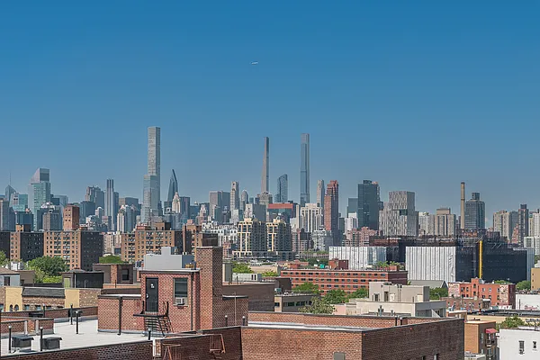 Sold by Amorelli Realty | media 21