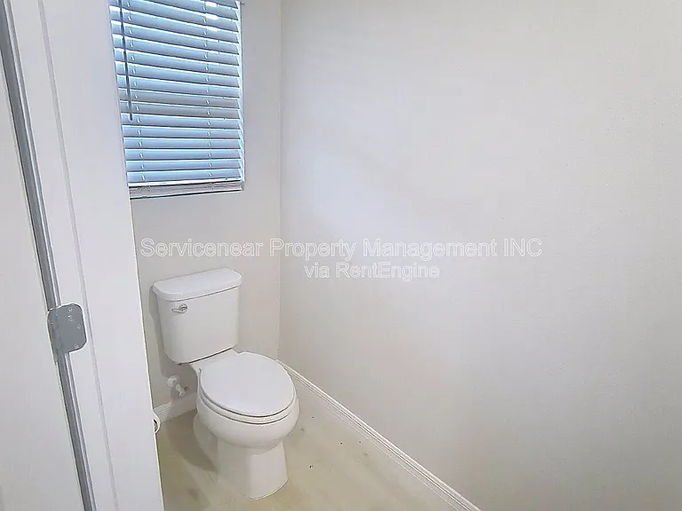 12937 Camarillo Pl — Photo 29