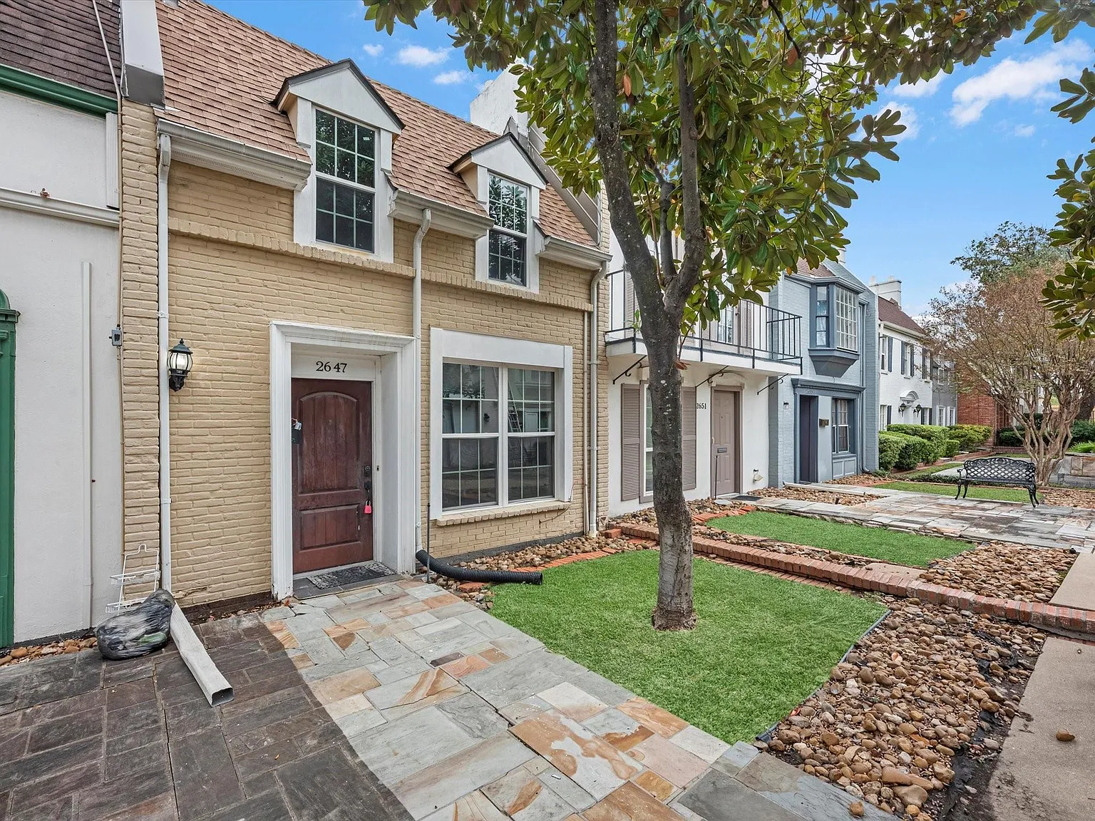 2 bed, 1.5 bath, 1088 sqft, $1,450 — Photo 1