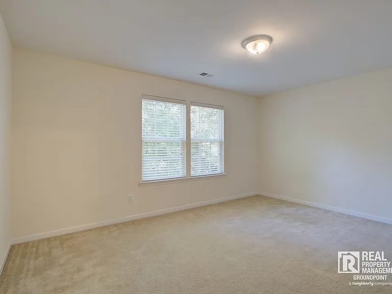 104 Elliot Creek Ln — Photo 17