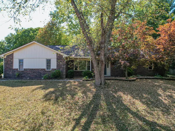 1027 Lancashire Ln, Pendleton, IN 46064