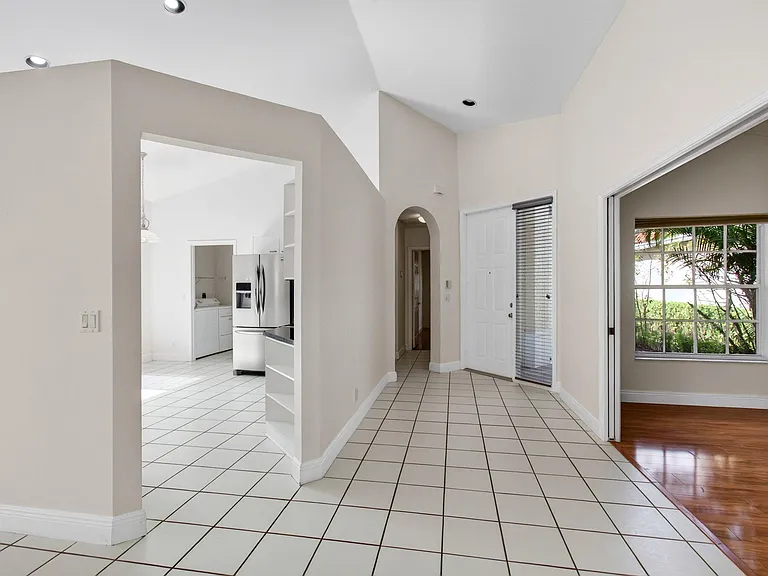 5225 Brookview Dr — Photo 49