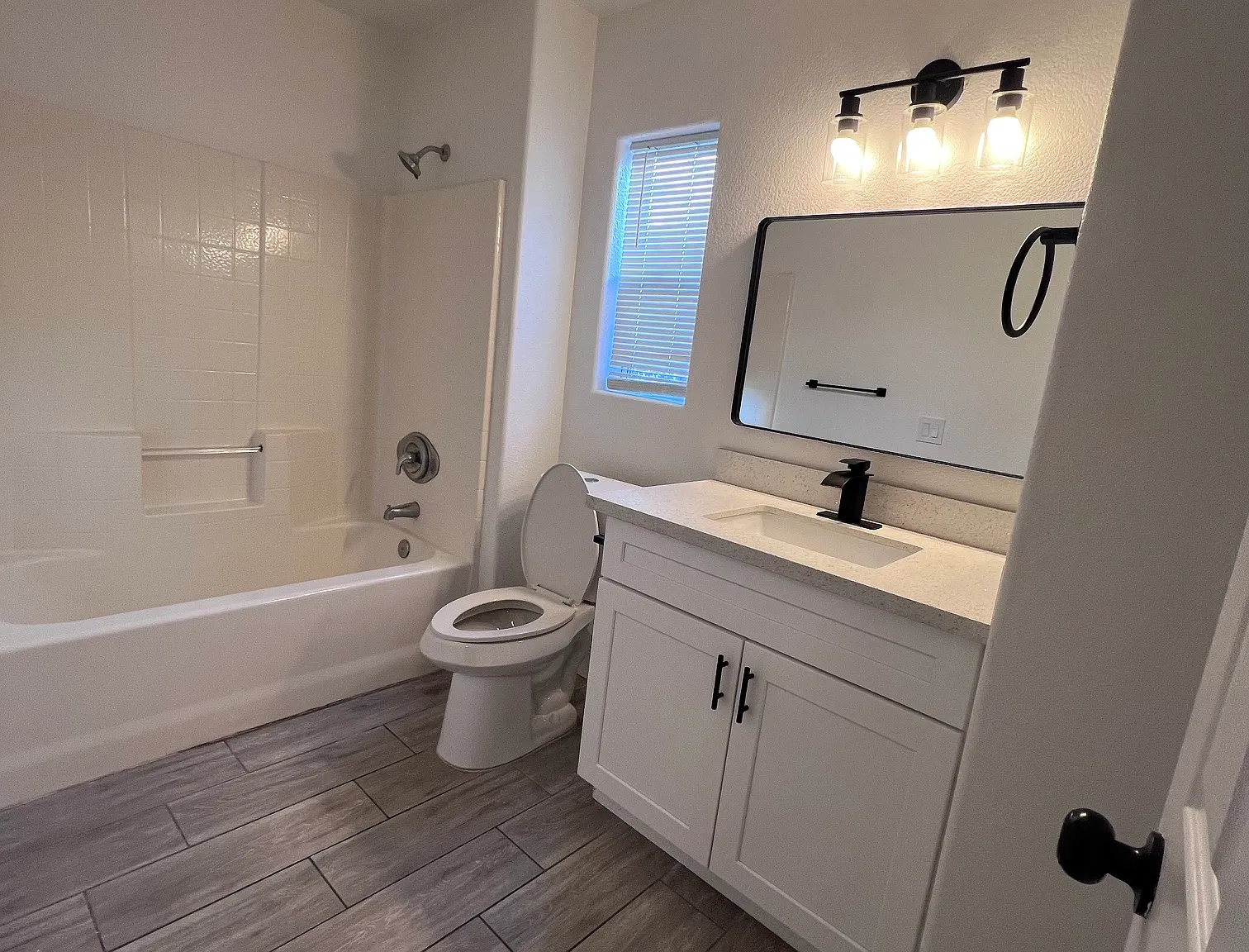 3BR Single Family House — Photo 2