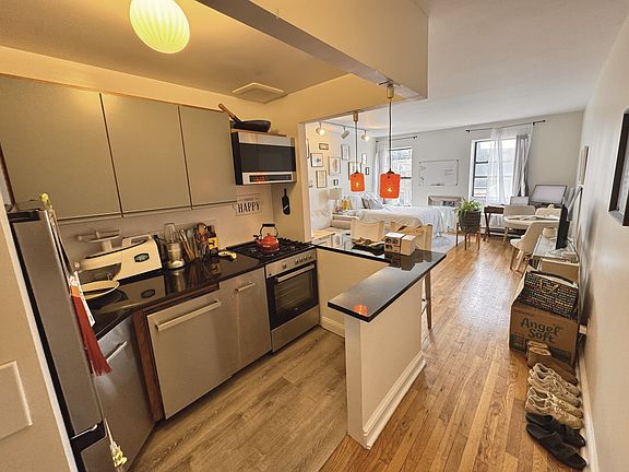 4th image of 320 Atlantic Ave APT 4