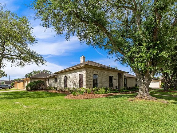 2nd image of 3338 Country Club Blvd