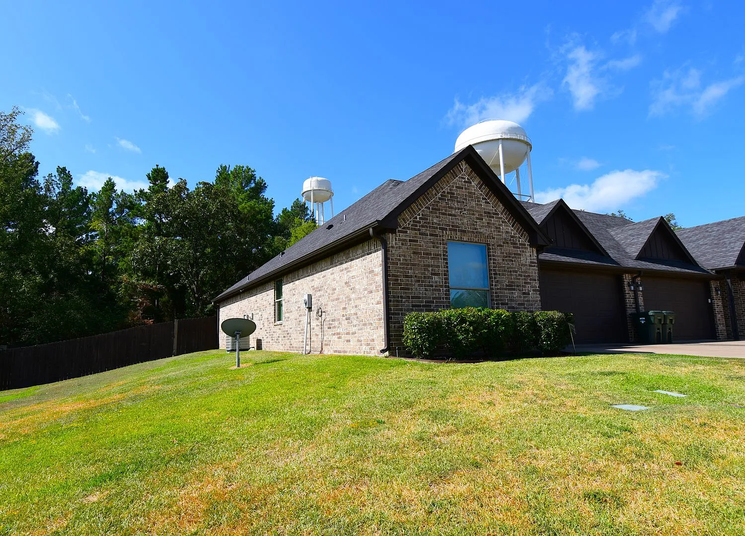 Modern 3-Bedroom 2 Bath Duplex in South Tyler — Photo 3