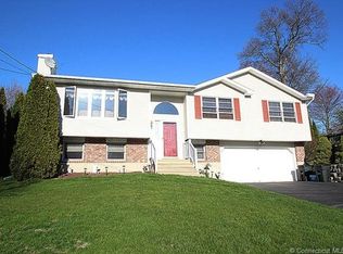 29 Big Spruce Ln, West Haven, CT 06516