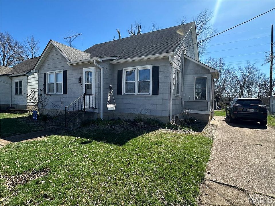 1st image of 304 W Moore Ave