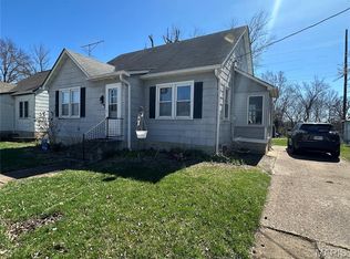 304 W Moore Ave, Owensville, MO 65066