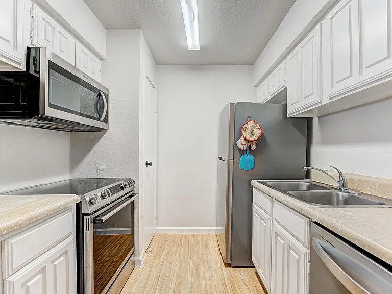 6001 Reims Rd #301 — Photo 15