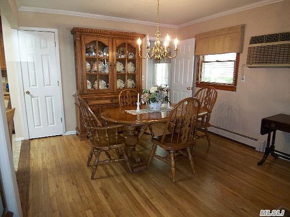 5th image of 4036 Raymond St
