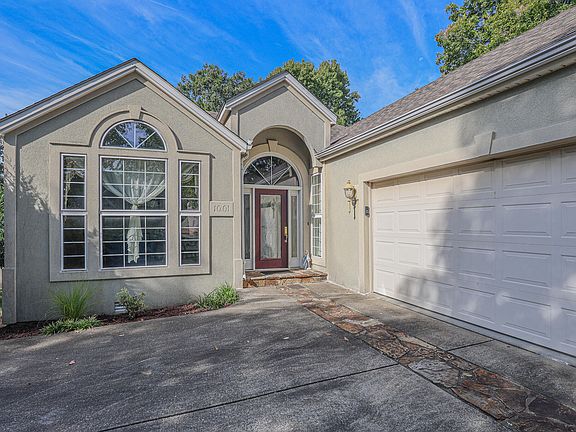 5th image of 1001 Lakeview Dr