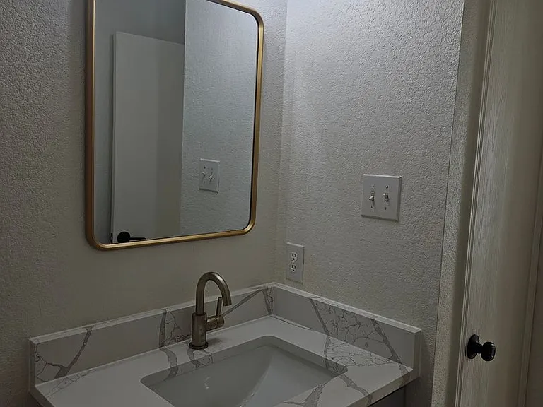 13400 Coomes Dr — Photo 26