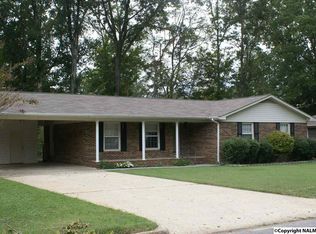 214 Manor St, Gadsden, AL 35901