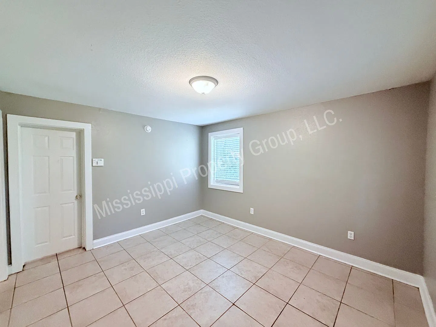2BR/1BA — Photo 3