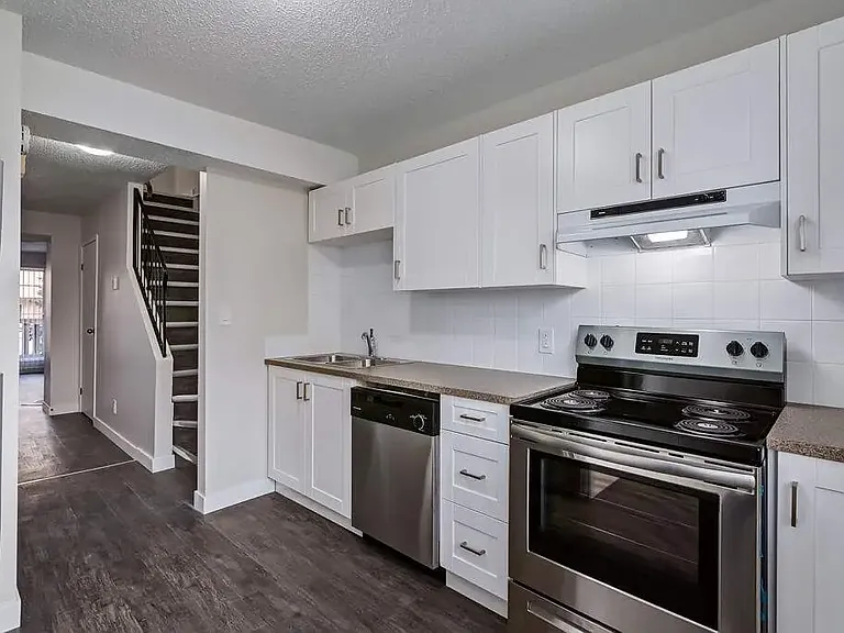 550 Rundlehorn Cir NE — Photo 46