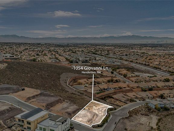 3rd image of 1054 Giovanni Ln