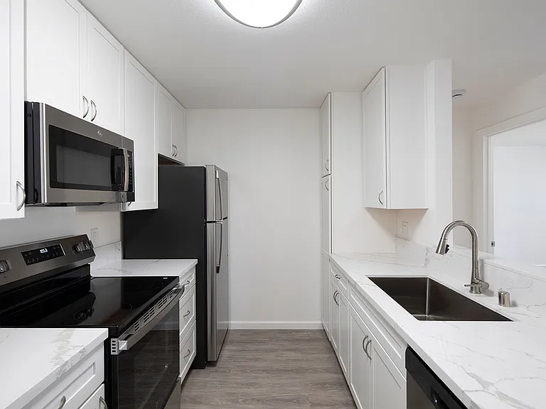 Mission Pacific Apartments — Photo 51
