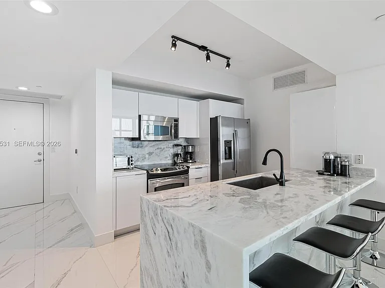 950 Brickell Bay Dr #2210 — Photo 14