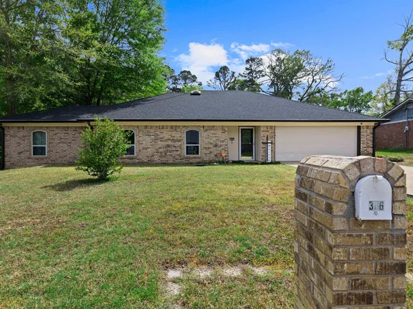 306 Bermuda Dr, White Oak, TX 75693