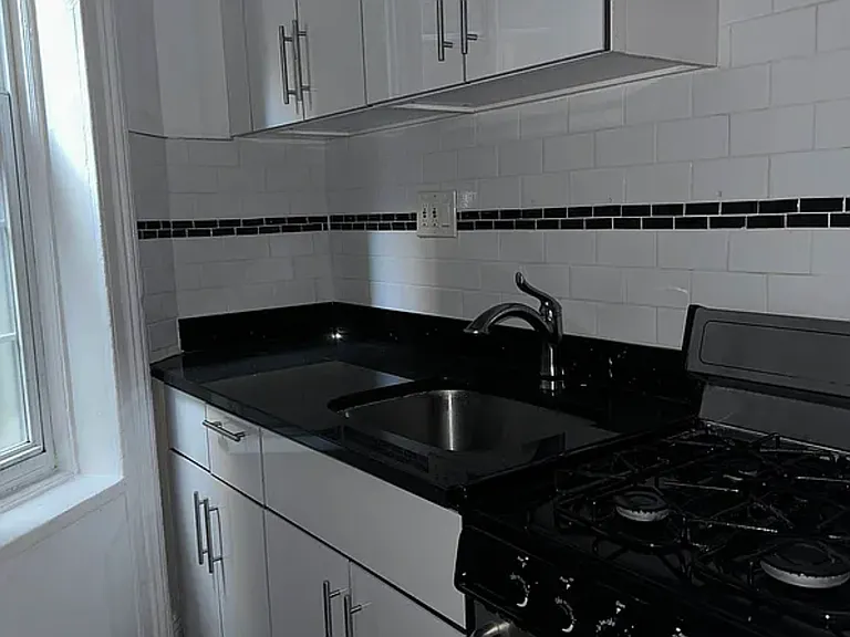 226 E 59th St #3FW — Photo 4