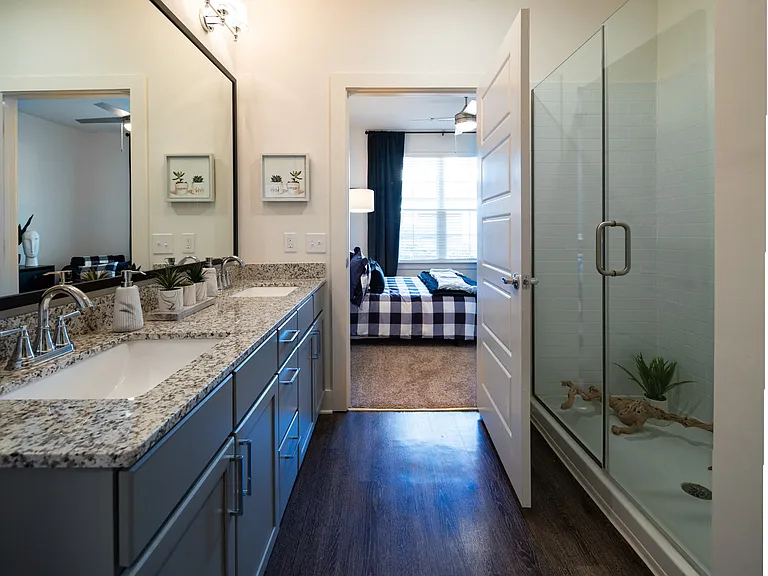 The Quincy Apartments — Photo 12