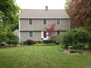 20 Church St, Woodbury, CT 06798