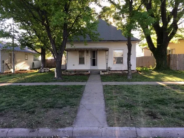 105 C St, Claflin, KS 67525