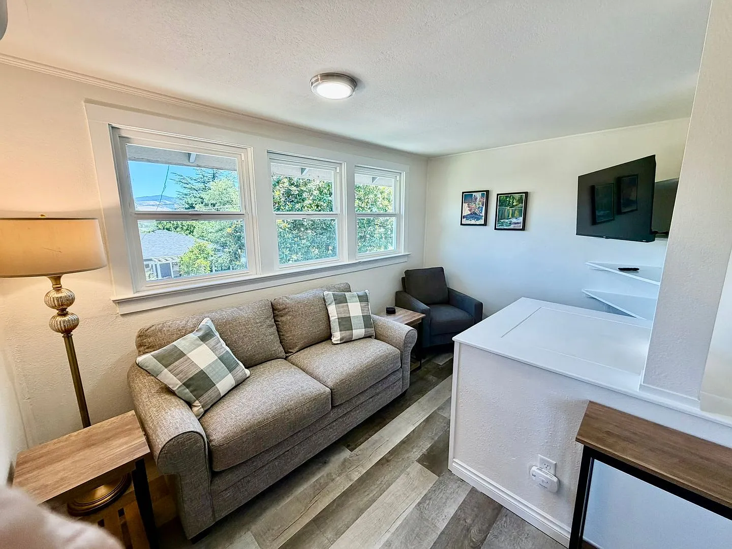 487 Scenic Dr — Photo 3