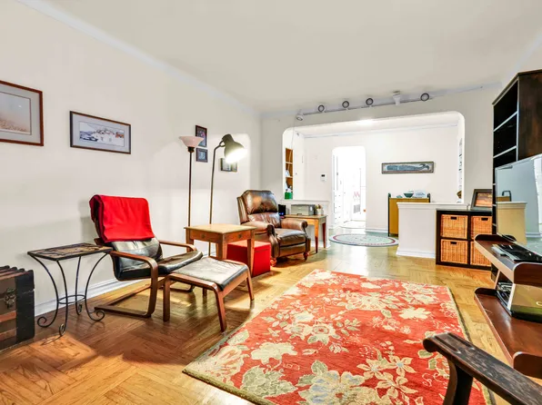 84-51 Beverly Road image 9 of 20