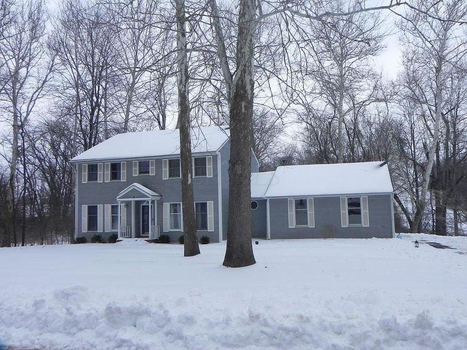 1st image of 10 Denbigh Dr NW