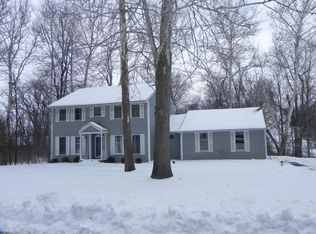 10 Denbigh Dr NW, Granville, OH