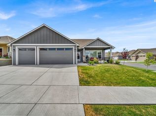 3672 S Van Buren Pl, Kennewick, WA 99338