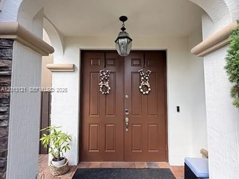 8640 NW 101st Pl — Photo 4