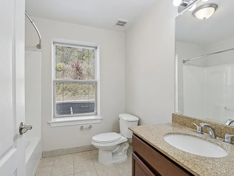 Summit Ridge Luxury Apartments — Photo 41