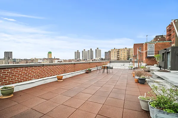 Sold by BREU CHURCHILL | media 14