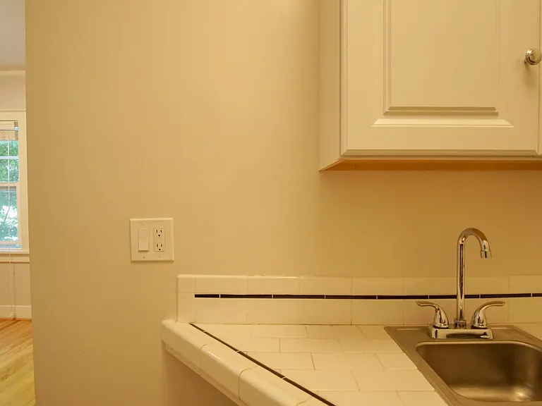 2728 SE Main St #9 — Photo 11